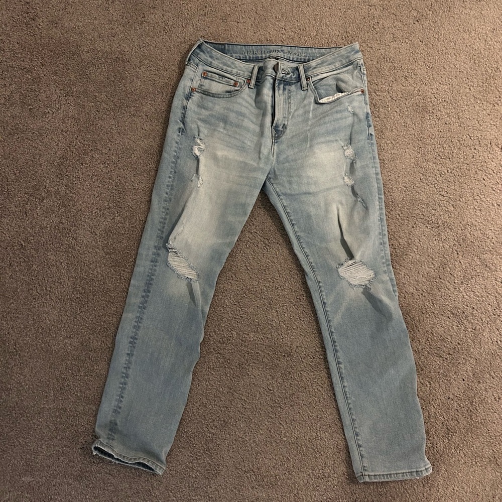 American eagles straight classic distressed jeans size 32x30